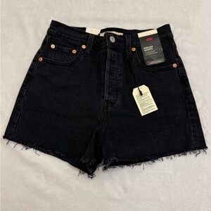 Levi’s NWT Black Ribcage Jean Shorts size 26, Super High-Rise, slim through hip